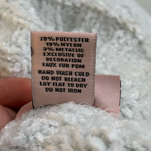 Juicy by Juicy Couture Faux Fur Toboggan Hat + matching Neck Warmer - Picture 7 of 8